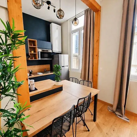 Le Sirius - Lumineux Centre Apartment *